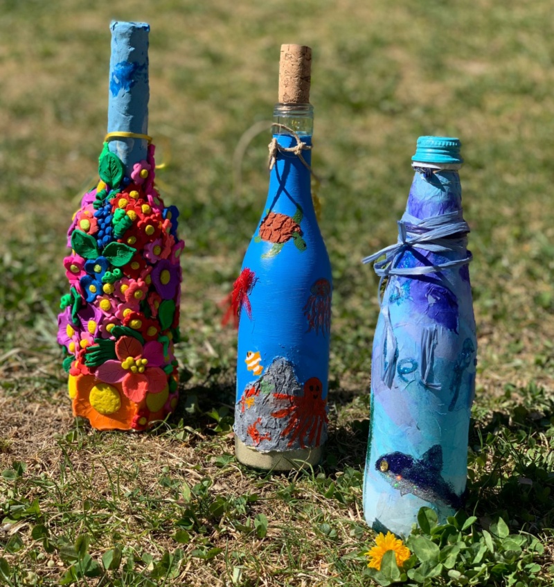 Die prämierten Flaschenpost-Werke (von links): Sofia Corradini, Lara Plaickner, Isabella Sigmund